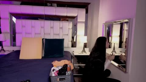 Snapshot of violetskinny chatting on 05-18-26, 07:31 violetskinny online show from 05-18-26, 07:31