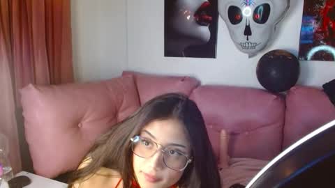 Snapshot of violetsweet_cs chatting on 10-15-25, 10:26 violetsweet_cs online show from 10-15-25, 10:26