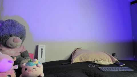 Snapshot of violett2006 chatting on 02-26-26, 02:10 violeta online show from 02-26-26, 02:10