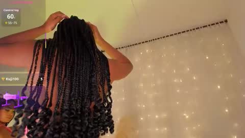 Snapshot of violett23_ chatting on 11-12-25, 04:35 violett23_ online show from 11-12-25, 04:35