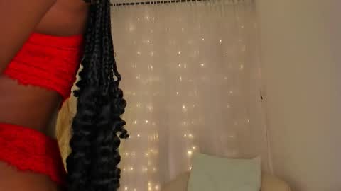 Snapshot of violett23_ chatting on 11-22-25, 03:38 violett23_ online show from 11-22-25, 03:38