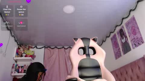 Snapshot of violett_brown9 chatting on 07-05-26, 07:04 violett_brown9 online show from 07-05-26, 07:04
