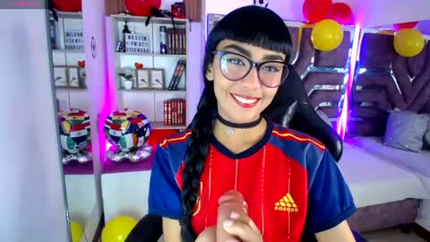 Snapshot of violett_garden chatting on 06-21-26, 11:24 Violet online show from 06-21-26, 11:24