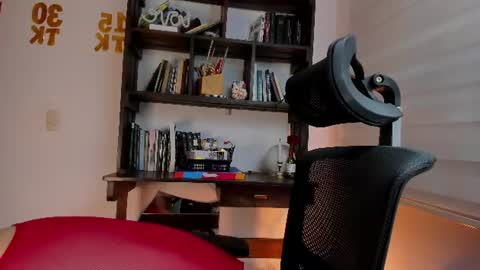 Violeta online show from 06-18-26, 04:02