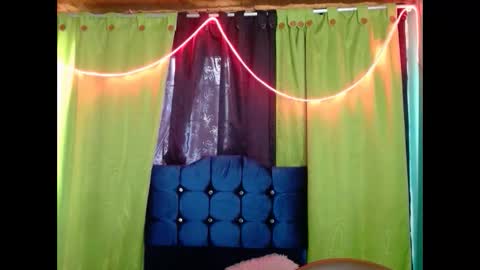 violetta_dreams online show from 12-22-25, 07:44