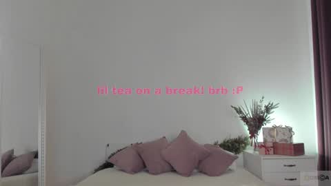 Snapshot of violetta_finch chatting on 12-19-24, 11:50 violetta_finch online show from 12-19-24, 11:50