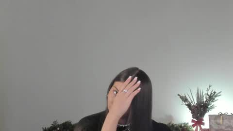 Snapshot of violetta_finch chatting on 12-20-24, 08:28 violetta_finch online show from 12-20-24, 08:28