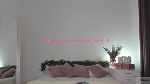 Snapshot of violetta_finch chatting on 12-20-24, 11:32 violetta_finch online show from 12-20-24, 11:32