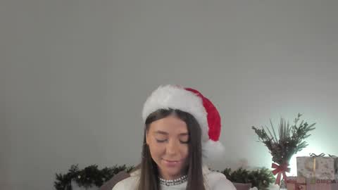 Snapshot of violetta_finch chatting on 12-25-24, 08:29 violetta_finch online show from 12-25-24, 08:29