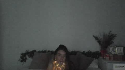 Snapshot of violetta_finch chatting on 12-25-24, 05:37 violetta_finch online show from 12-25-24, 05:37