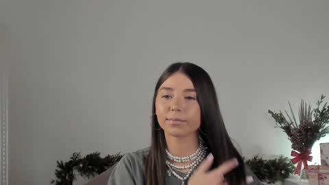 Snapshot of violetta_finch chatting on 01-05-25, 08:22 violetta_finch online show from 01-05-25, 08:22