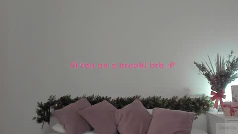Snapshot of violetta_finch chatting on 01-07-25, 11:16 violetta_finch online show from 01-07-25, 11:16