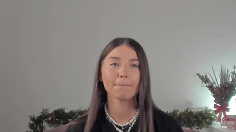 Snapshot of violetta_finch chatting on 01-08-25, 08:16 violetta_finch online show from 01-08-25, 08:16