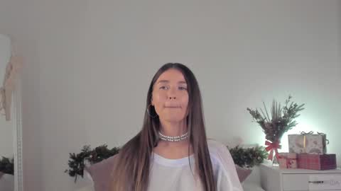 Snapshot of violetta_finch chatting on 01-09-25, 02:18 violetta_finch online show from 01-09-25, 02:18