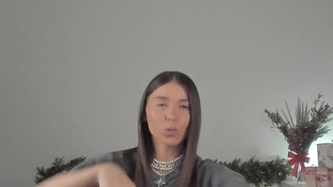 Snapshot of violetta_finch chatting on 01-12-25, 08:14 violetta_finch online show from 01-12-25, 08:14
