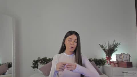 Snapshot of violetta_finch chatting on 01-19-25, 02:17 violetta_finch online show from 01-19-25, 02:17