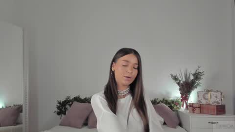 Snapshot of violetta_finch chatting on 01-25-25, 11:23 violetta_finch online show from 01-25-25, 11:23