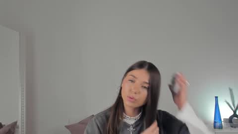 Snapshot of violetta_finch chatting on 02-10-25, 10:20 violetta_finch online show from 02-10-25, 10:20