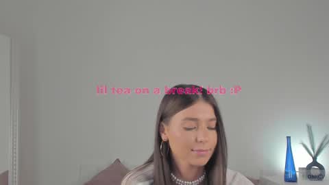 Snapshot of violetta_finch chatting on 02-14-25, 01:18 violetta_finch online show from 02-14-25, 01:18