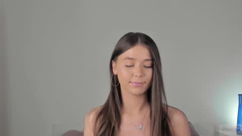 Snapshot of violetta_finch chatting on 02-15-25, 04:34 violetta_finch online show from 02-15-25, 04:34