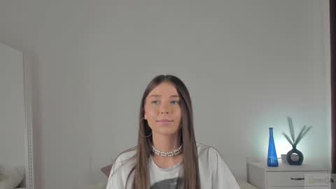 Snapshot of violetta_finch chatting on 02-23-25, 06:56 violetta_finch online show from 02-23-25, 06:56