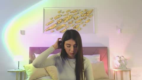 Snapshot of violetta_finch chatting on 10-19-25, 10:27 violetta_finch online show from 10-19-25, 10:27