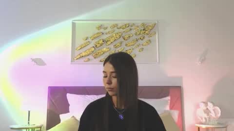 Snapshot of violetta_finch chatting on 11-23-25, 12:49 violetta_finch online show from 11-23-25, 12:49