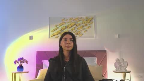 Snapshot of violetta_finch chatting on 06-10-26, 02:05 violetta_finch online show from 06-10-26, 02:05