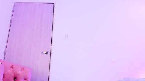 Snapshot of violetta_foxx1 chatting on 02-26-26, 07:35 violeta online show from 02-26-26, 07:35