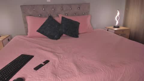 Snapshot of violetta_swift_ chatting on 01-15-25, 06:33 violetta independent model online show from 01-15-25, 06:33