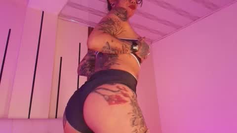 Snapshot of violettaalemida chatting on 01-18-26, 12:20 violettaalemida online show from 01-18-26, 12:20