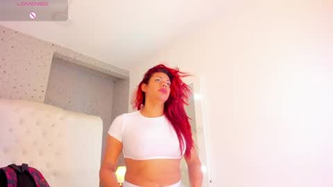 Snapshot of violettaanaughty chatting on 06-22-26, 11:51 Violet online show from 06-22-26, 11:51