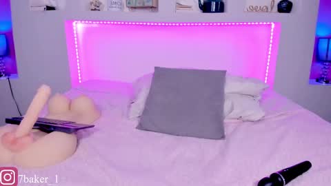 ViolettaBaker online show from 02-04-25, 01:45