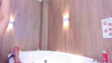 Snapshot of violettamidnight chatting on 02-15-26, 07:51 Violetta online show from 02-15-26, 07:51