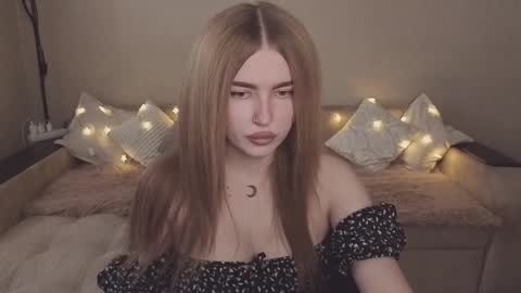 ViolettaOtis online show from 11-08-25, 12:05