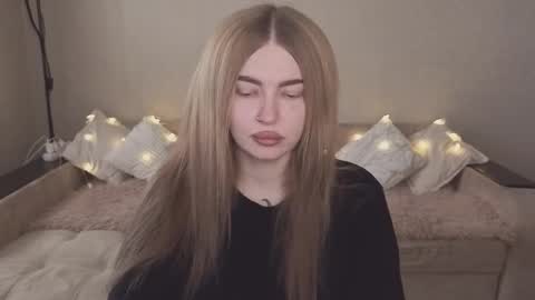 ViolettaOtis online show from 11-16-25, 10:43