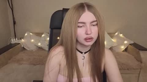 ViolettaOtis online show from 11-24-25, 10:59