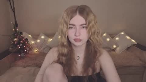 ViolettaOtis online show from 12-21-25, 10:44