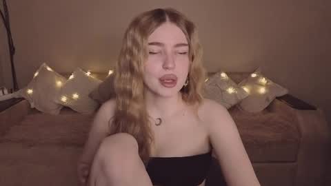 ViolettaOtis online show from 03-25-26, 04:35