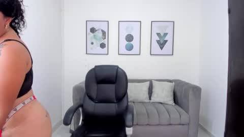 Snapshot of violettasweet_ chatting on 09-20-25, 01:56 Violetta online show from 09-20-25, 01:56