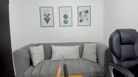 Snapshot of violettasweet_ chatting on 10-18-25, 11:11 Violetta online show from 10-18-25, 11:11