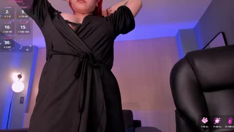 Snapshot of violettcastel chatting on 02-18-25, 01:32 Violett Castel online show from 02-18-25, 01:32