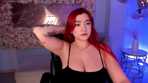 Snapshot of violettcastel chatting on 09-26-25, 07:40 Violett Castel online show from 09-26-25, 07:40