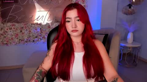 Snapshot of violettcastel chatting on 09-27-25, 06:46 Violett Castel online show from 09-27-25, 06:46