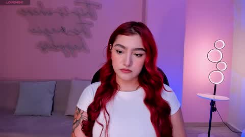 Snapshot of violettcastel chatting on 10-07-25, 07:11 Violett Castel online show from 10-07-25, 07:11