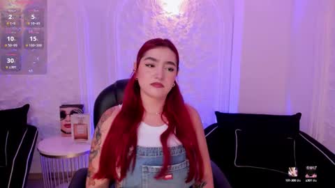 Snapshot of violettcastel chatting on 10-16-25, 06:53 Violett Castel online show from 10-16-25, 06:53