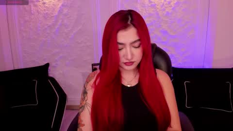 Snapshot of violettcastel chatting on 10-18-25, 07:03 Violett Castel online show from 10-18-25, 07:03