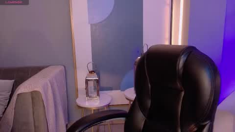 Violett Castel online show from 11-13-25, 07:13