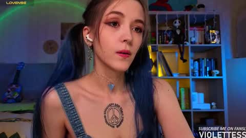 Snapshot of violettesss chatting on 02-19-26, 02:13 Vi Best on my Fansly online show from 02-19-26, 02:13