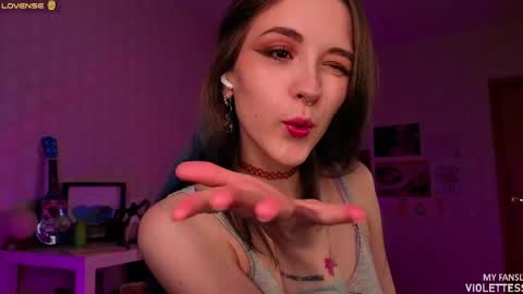 Snapshot of violettesss chatting on 05-21-26, 05:20 Vi Best on my Fansly online show from 05-21-26, 05:20
